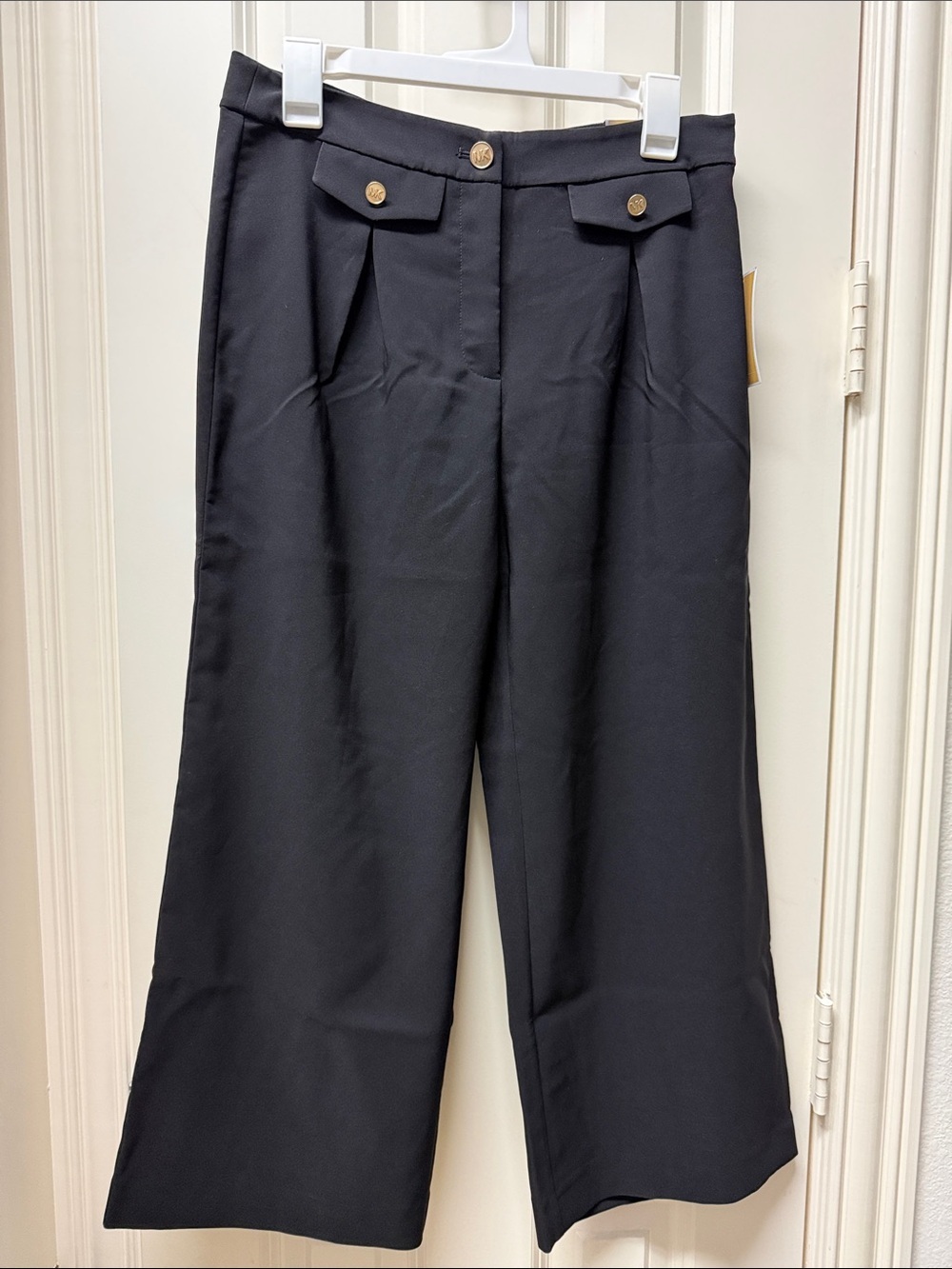 NWT Michael Kors black high rise crop pants with pockets!!!
